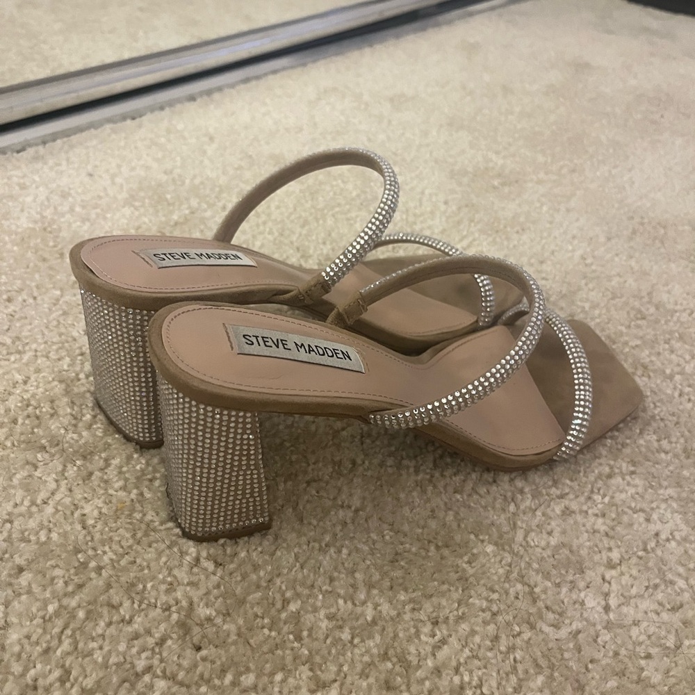 Steve Madden Beige and Silver Strappy Heels
